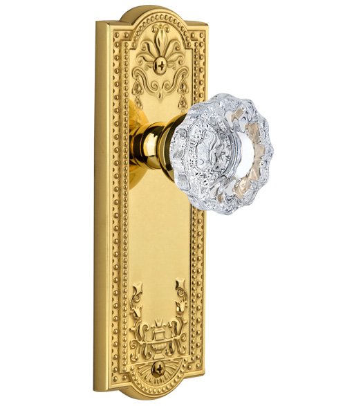 Parthenon Plate With Crystal Versailles Knob