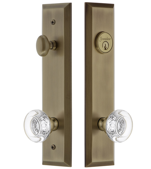 Fifth Avenue Plate with Bordeaux Crystal Knob