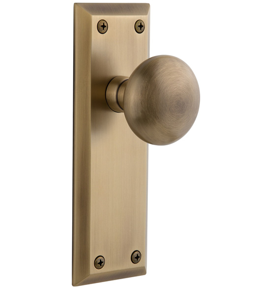 Fifth Avenue Plate with Fifth Avenue Knob