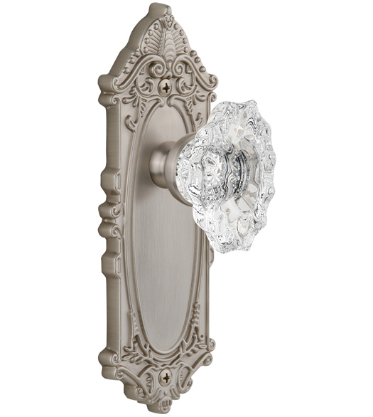 Grande Victorian Plate with Biarritz Crystal