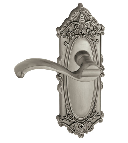 Grande Victorian Plate with Portofino Lever
