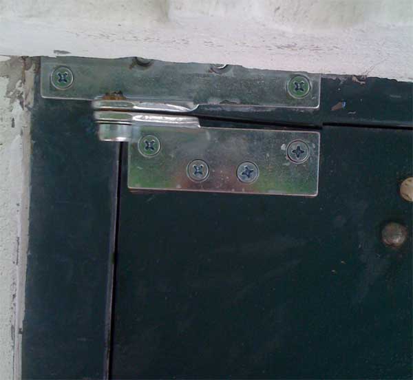 fixed sagging door hinge